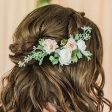 Load image into Gallery viewer, Flowery Bridal Hair Comb
