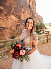 Load image into Gallery viewer, Mountain Elopement Bridal Bouquet
